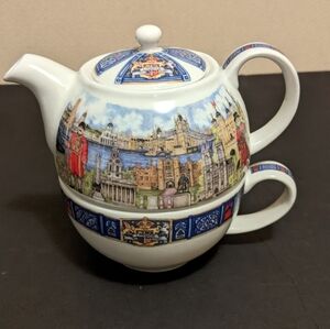 James Sadler Thameside London Themed Teapot and Cup Set. Excellent condition
